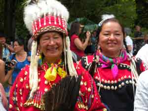 First Nations women from Canada at Waimea Bay Powwow